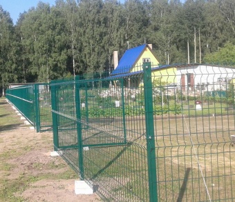 распашные ворота из 3d панелей оцинкованные с полимерным покрытием 1,22×4,03 м., пр.4 мм.