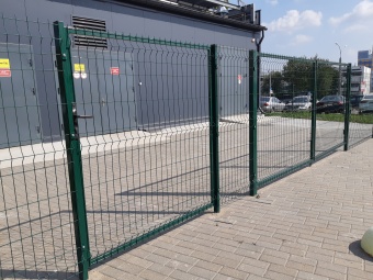 распашные ворота из 3d панелей оцинкованные с полимерным покрытием 1,70×4,03 м., пр.5 мм.